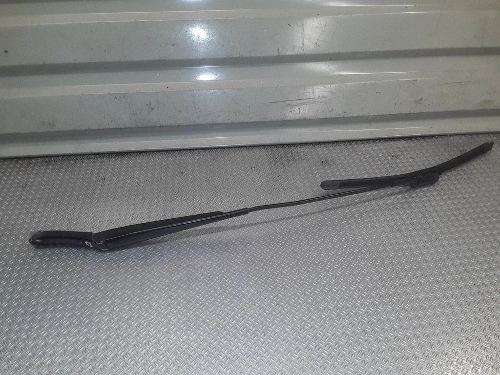Priekšējā stikla tīrītājs – Volkswagen Up (2011-), labā
