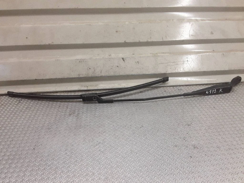Windshield/front glass wiper blade – Peugeot Partner (2008-2014)