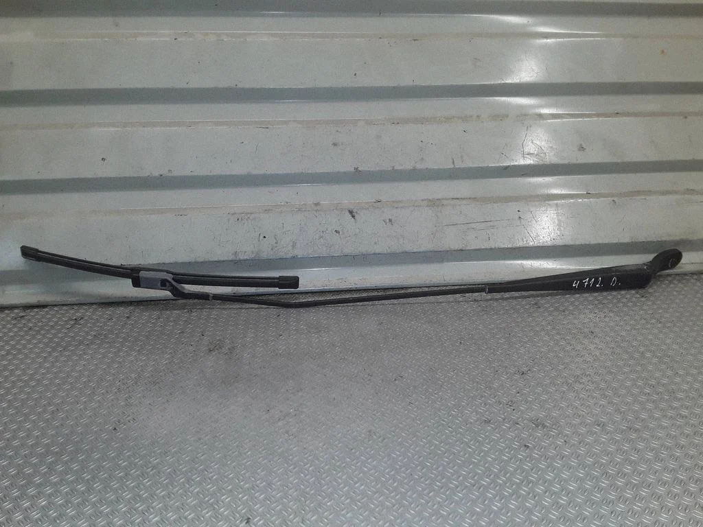 Windshield/front glass wiper blade – Peugeot Partner (2008-2014)