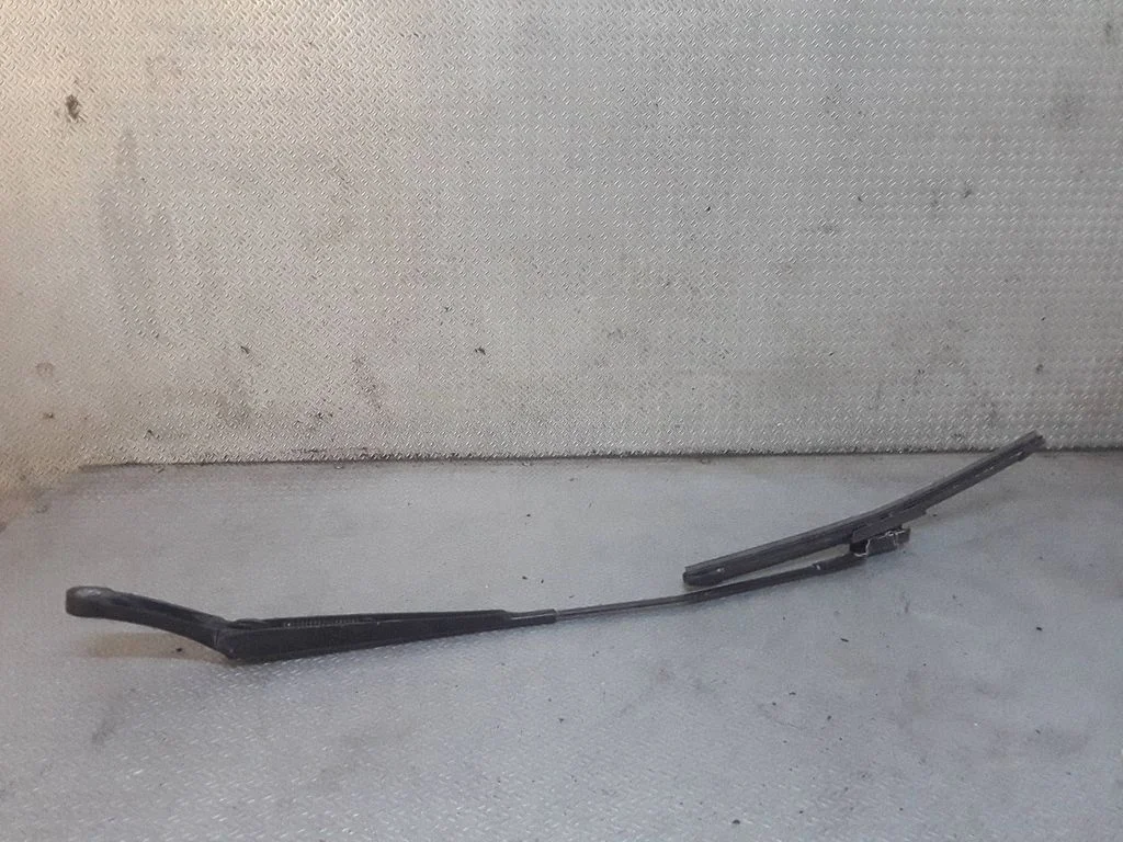 Esiklaasi kojamees 6R1955410A