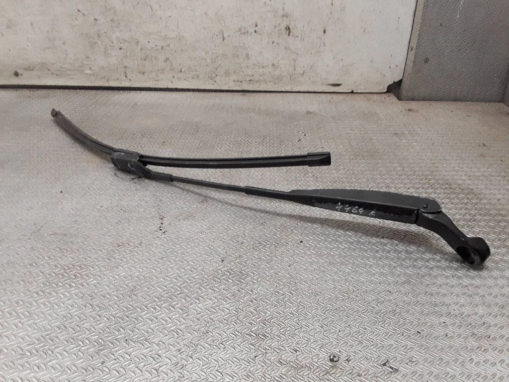 Windshield/front glass wiper blade – Ford Ka (2009-2017), left