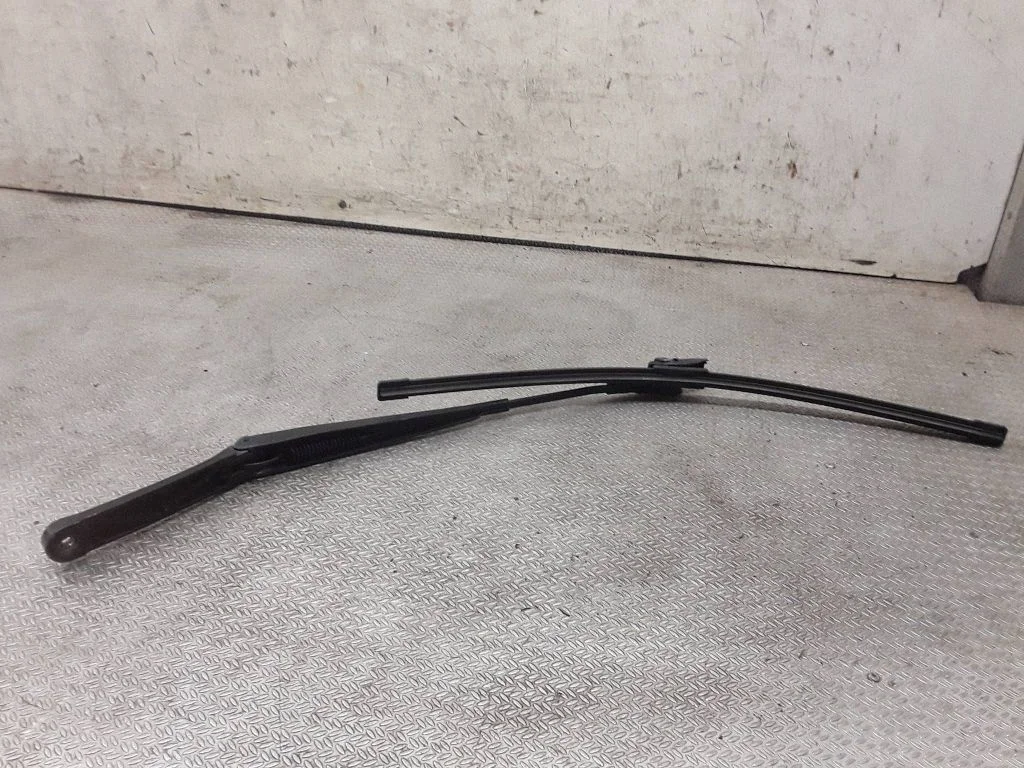 Windshield/front glass wiper blade – Volkswagen Golf IV (1998-2005)