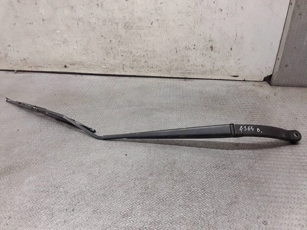 Windshield/front glass wiper blade – Honda Jazz (2008-2014)
