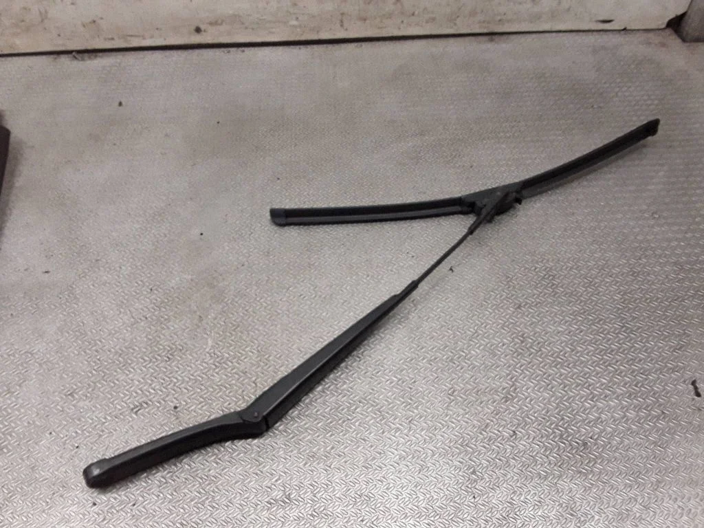 Windshield/front glass wiper blade – Volkswagen Golf IV (1998-2005)