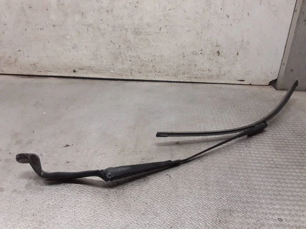 Esiklaasi kojamees 6M2117526CF