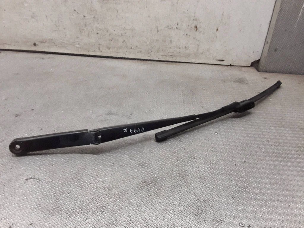 Windshield/front glass wiper blade – Volkswagen Passat CC (2008-2016)