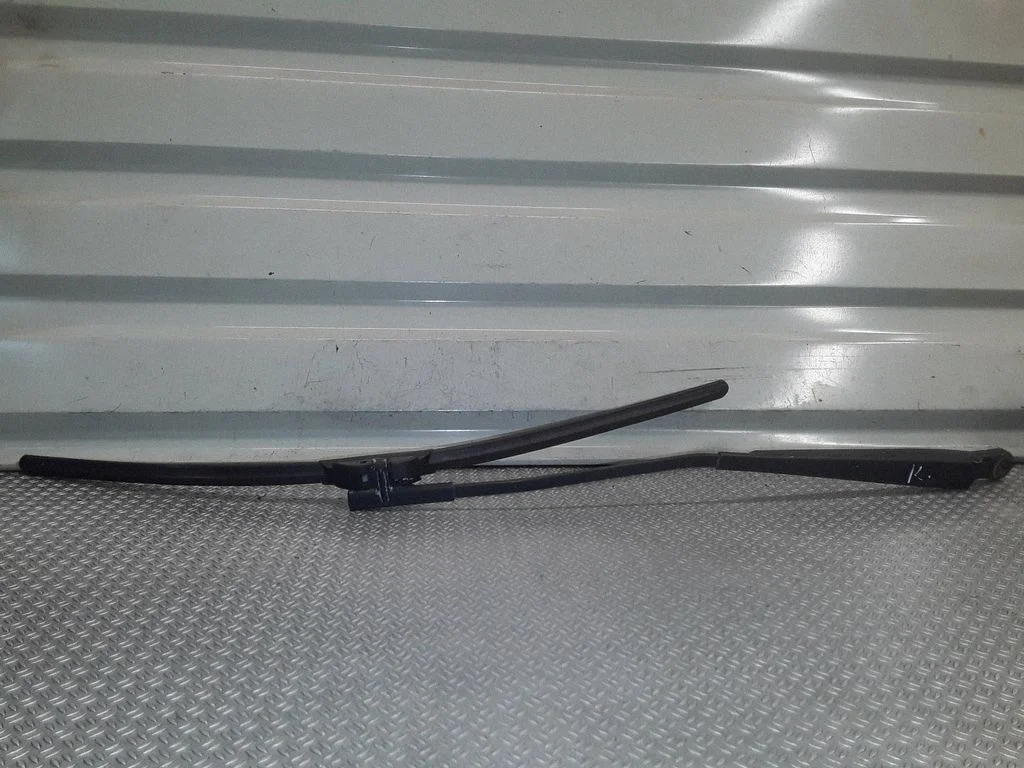 Windshield/front glass wiper blade – Renault Grand Modus (2008-2012), left