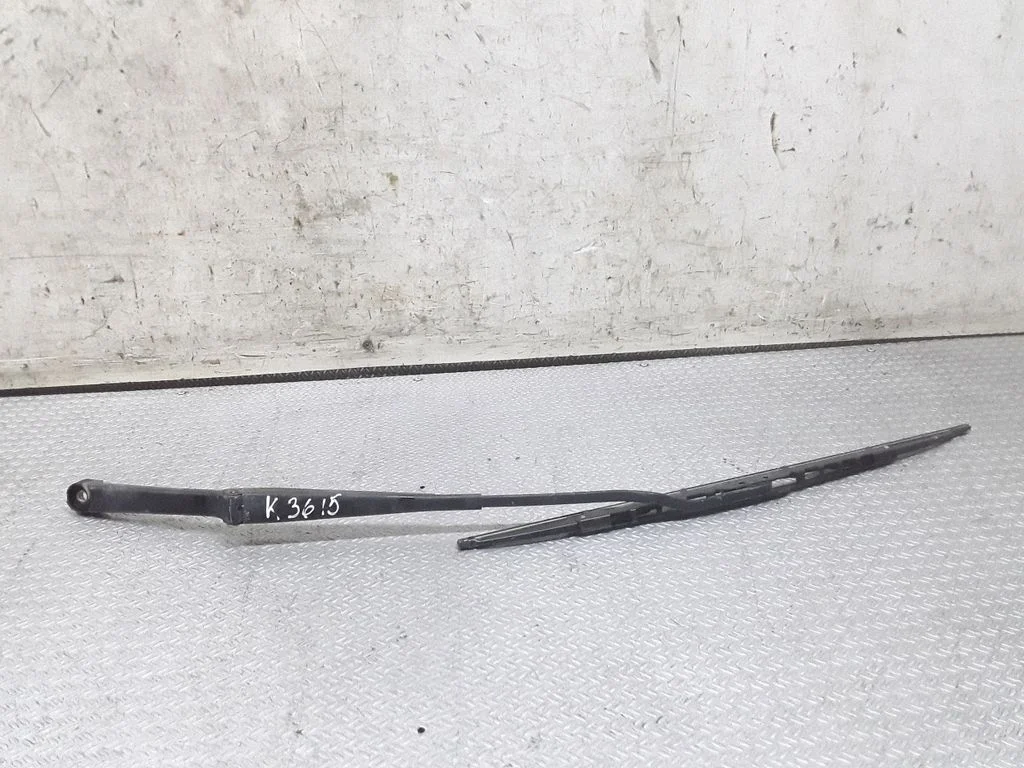 Windshield/front glass wiper blade – Volkswagen Transporter - Caravelle T4 (1991-2003)