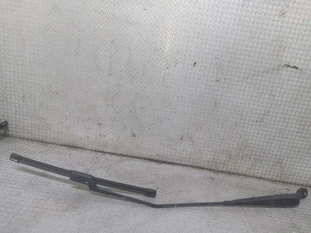 Windshield/front glass wiper blade 288803090R – Renault Twingo II (2007-2014)