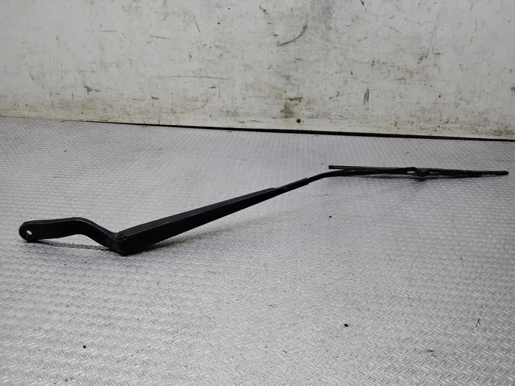 Priekšējā stikla tīrītājs 2S6117526BB