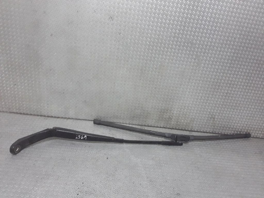 Windshield/front glass wiper blade – Seat Alhambra (Mk1) (1996-2010)