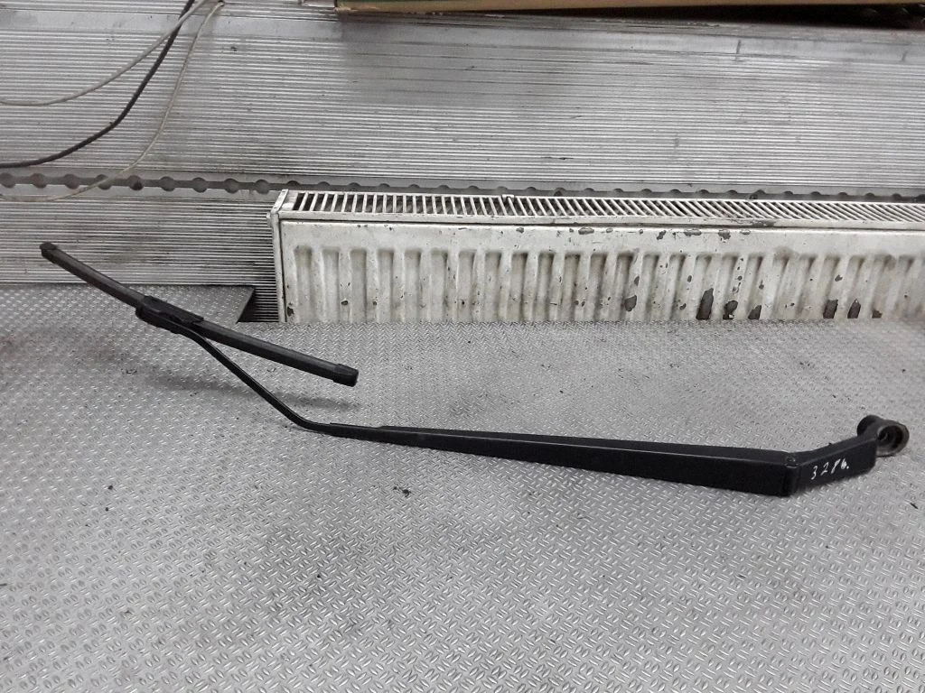 Windshield/front glass wiper blade – right