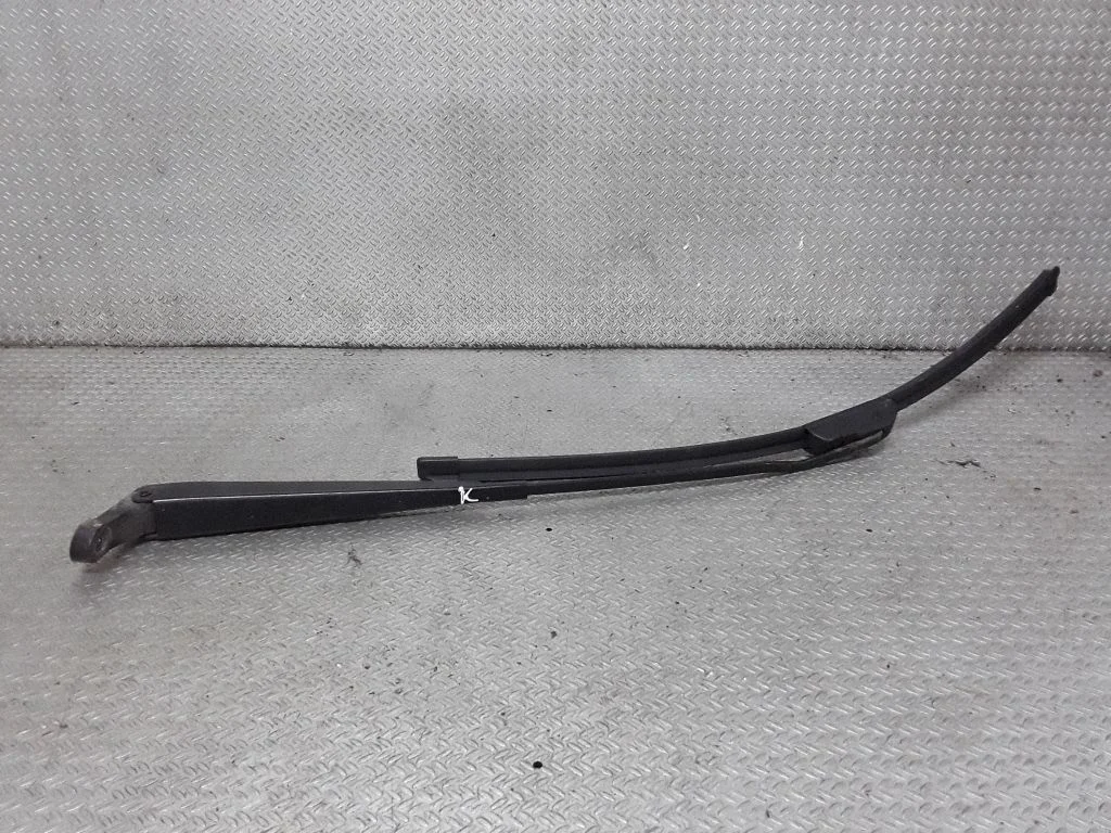 Priekšējā stikla tīrītājs YC1517526DA