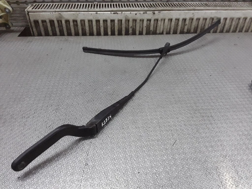 Windshield/front glass wiper blade – Ford Focus C-MAX (2003-2010)