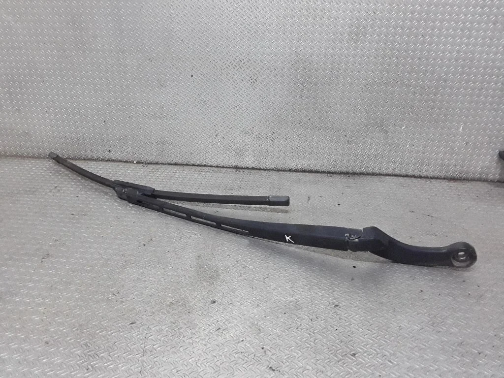 Windshield/front glass wiper blade – Audi A4 S4 B7 8E 8H (2005-2008)