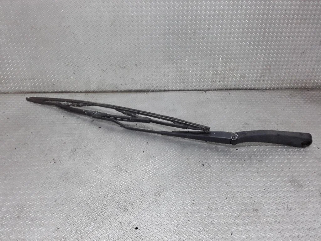 Windshield/front glass wiper blade – Mercedes-Benz C-Class W203 (2000-2007)