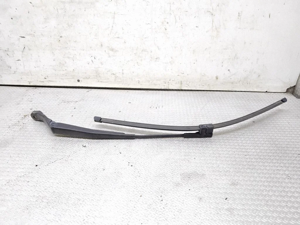 Priekšējā stikla tīrītājs – Volkswagen Sharan (2001-2010)