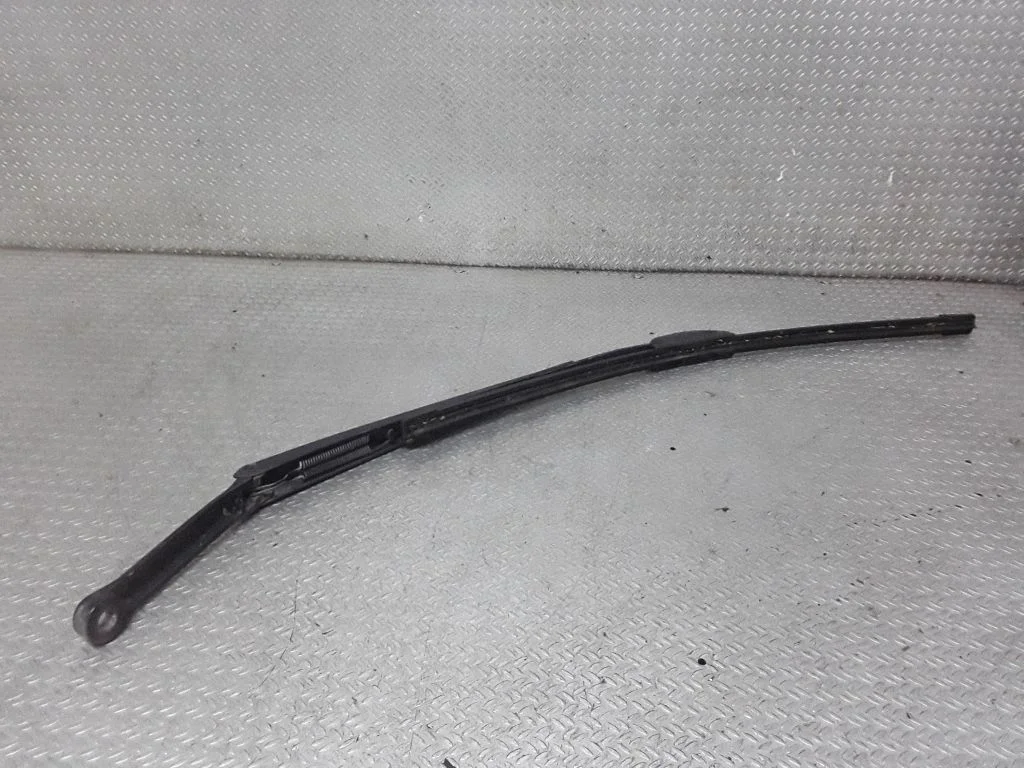 Windshield/front glass wiper blade – Audi A6 Allroad C5 (1999-2005)