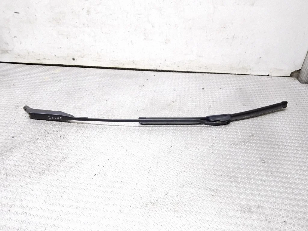 Priekšējā stikla tīrītājs 09114667RH