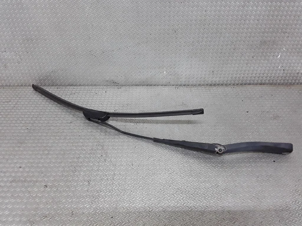 Windshield/front glass wiper blade – Mercedes-Benz C-Class W203 (2000-2007)