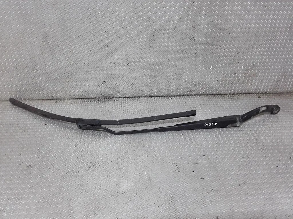 Windshield/front glass wiper blade – Peugeot 307 (2001-2005)