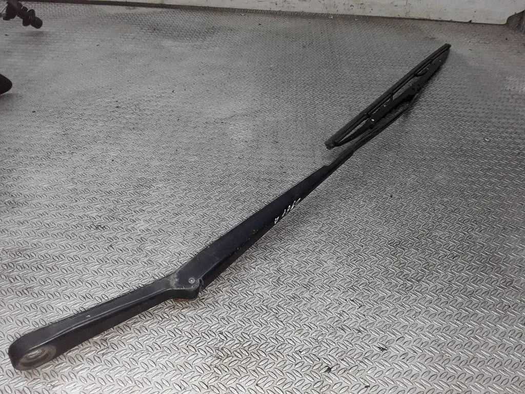 Windshield/front glass wiper blade – Skoda Fabia Mk1 (6Y) (1999-2007)
