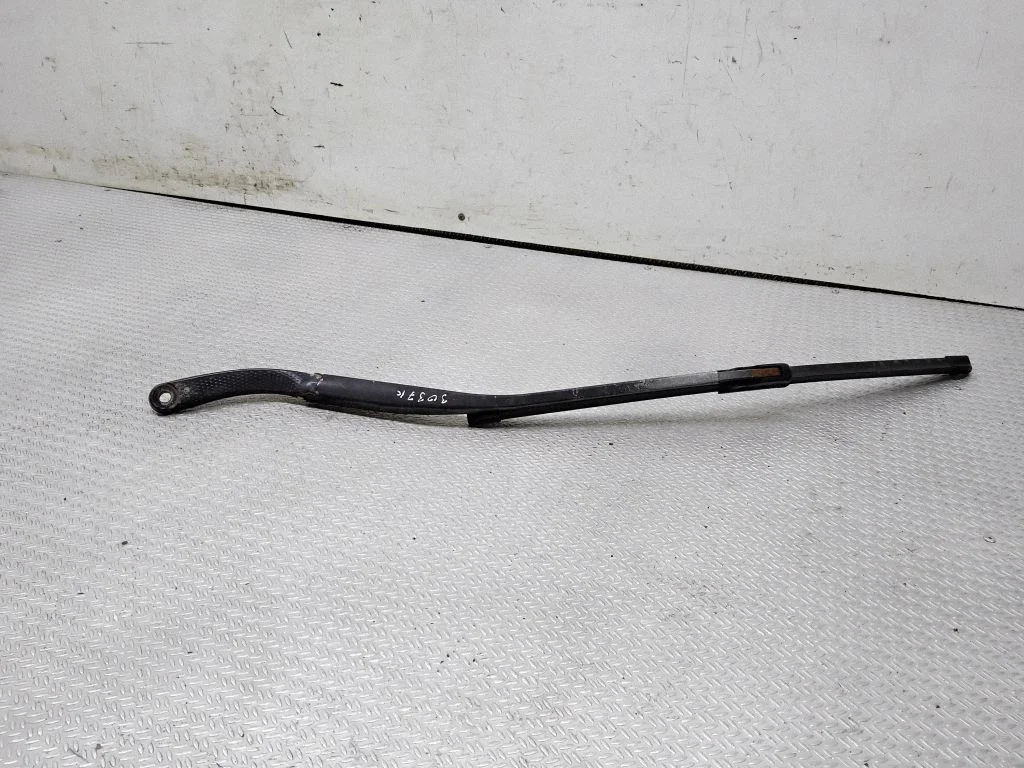 Windshield/front glass wiper blade – Renault Laguna II (2001-2007)