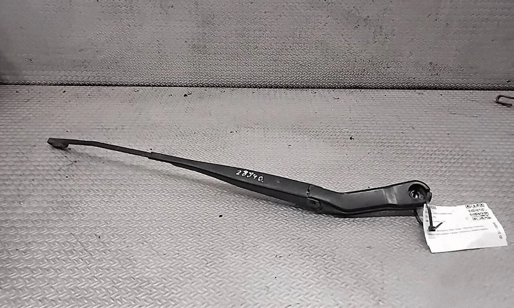 Windshield/front glass wiper blade – Opel Meriva A (2003-2010)