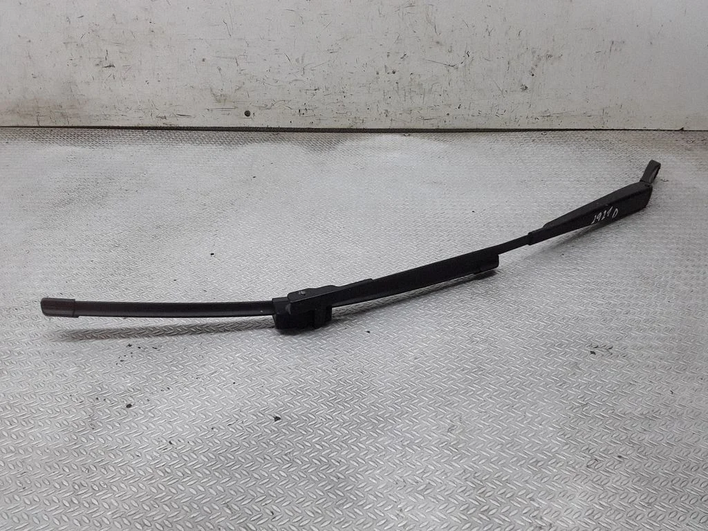 Windshield/front glass wiper blade – Volkswagen Touran I (2003-2010)