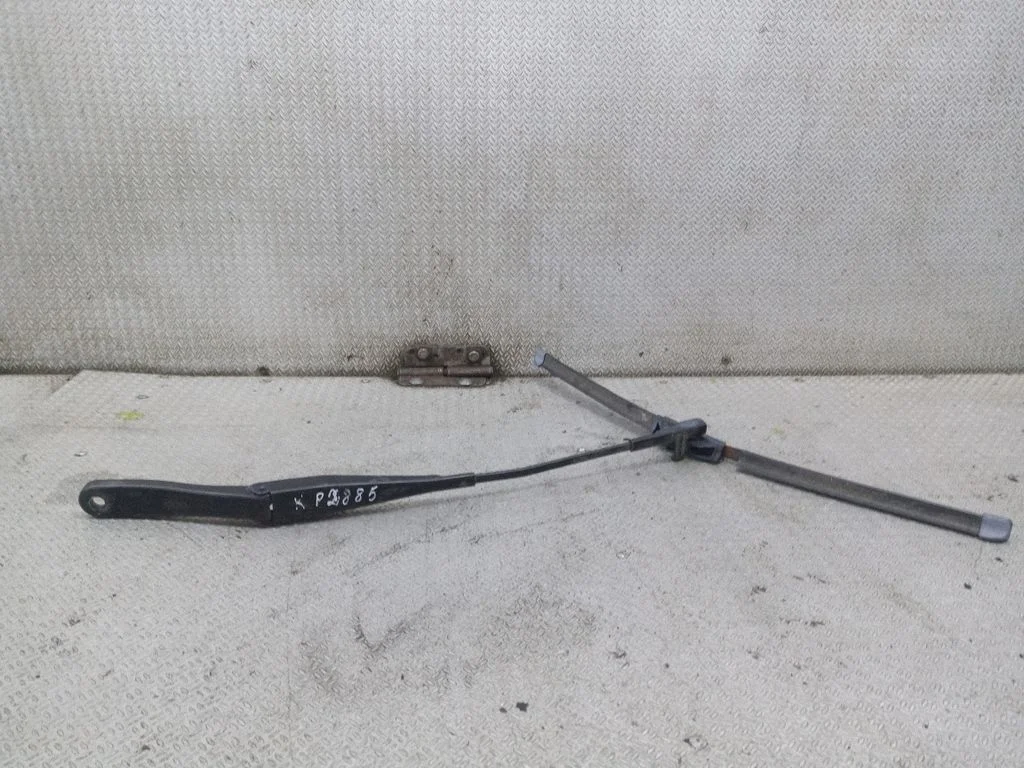 Windshield/front glass wiper blade – Opel Astra H (2004-2012)