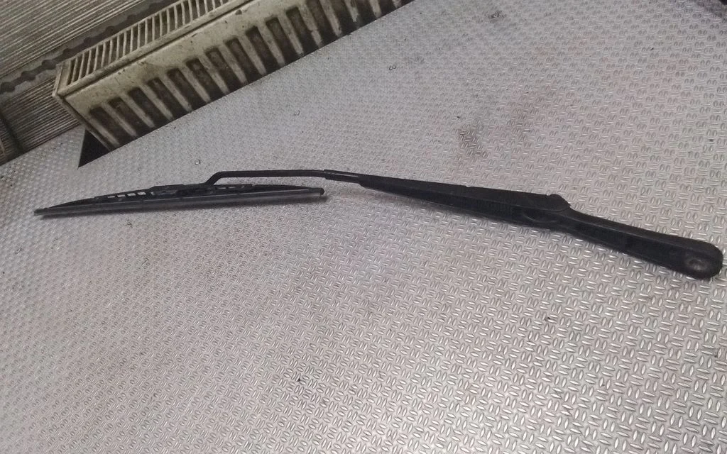 Windshield/front glass wiper blade – Skoda Fabia Mk1 (6Y) (1999-2007)