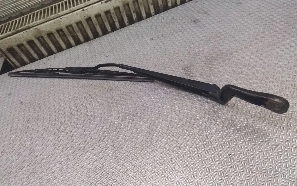 Windshield/front glass wiper blade – Skoda Fabia Mk1 (6Y) (1999-2007)