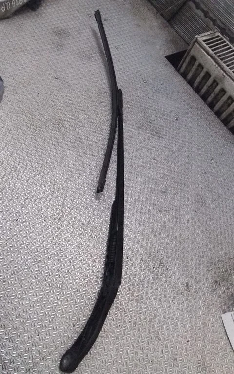 Windshield/front glass wiper blade – Audi A6 Allroad C5 (1999-2005)