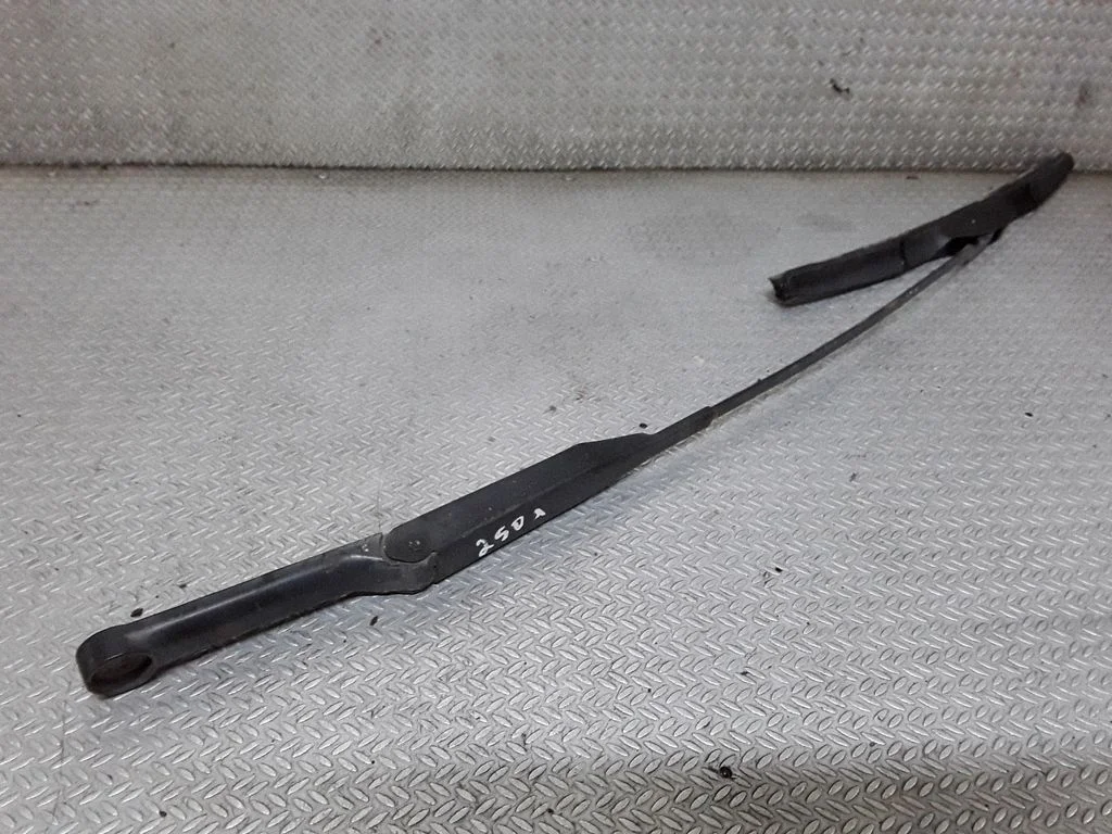 Priekšējā stikla tīrītājs 09225624RH