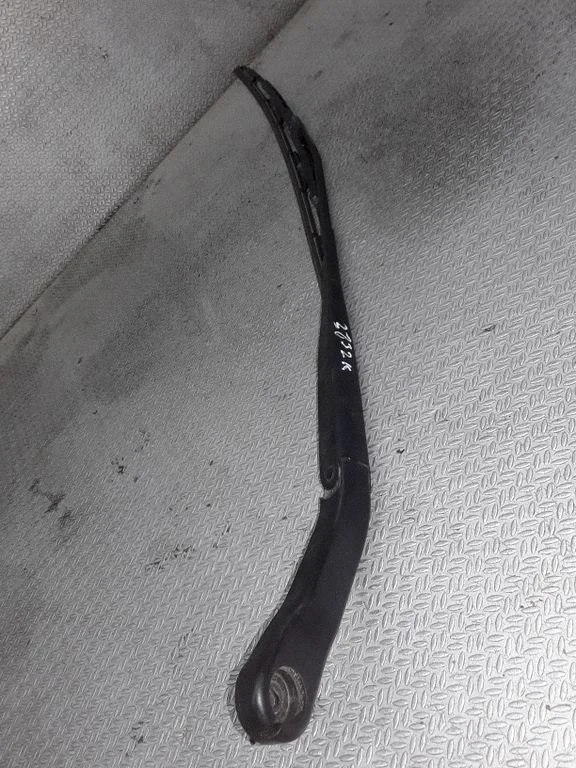 Windshield/front glass wiper blade – Opel Meriva A (2003-2010)
