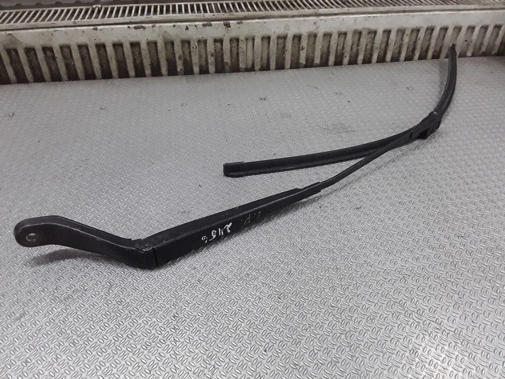 Windshield/front glass wiper blade – Volkswagen Sharan (1996-2000)