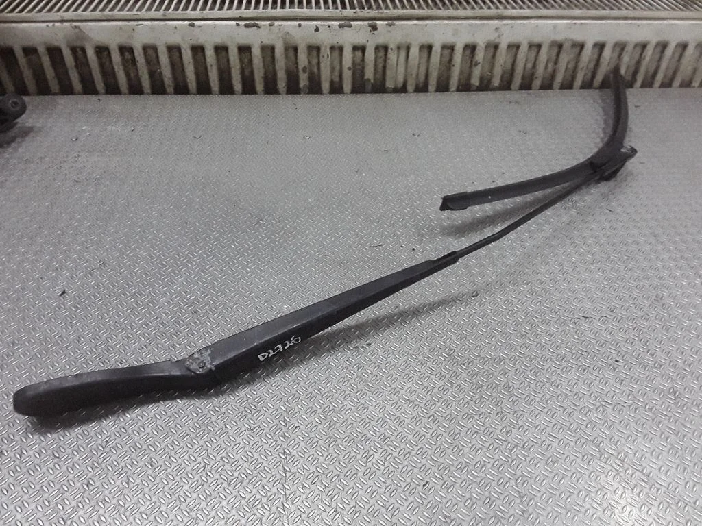 Priekšējā stikla tīrītājs 8620201LHD