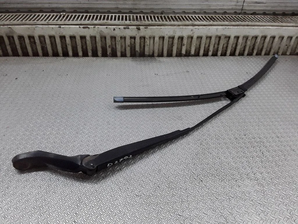 Esiklaasi kojamees 7M1955410A
