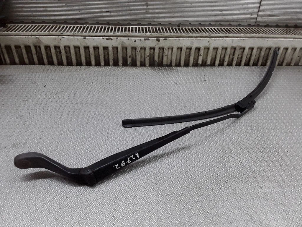 Priekšējā stikla tīrītājs – Volkswagen Sharan (2001-2010)