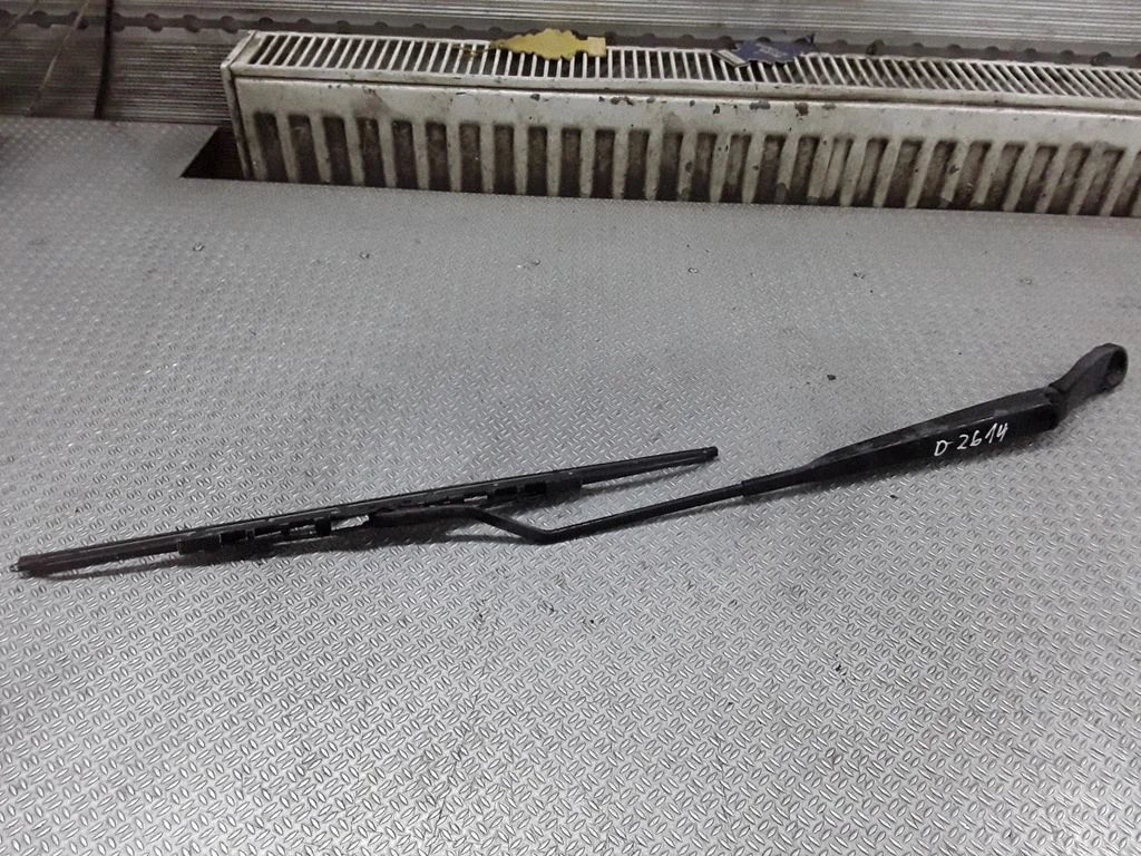 Windshield/front glass wiper blade – Nissan Micra (2008-2010)