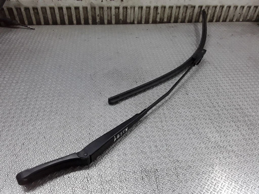 Windshield/front glass wiper blade – Volkswagen Golf Plus (2005-2013)