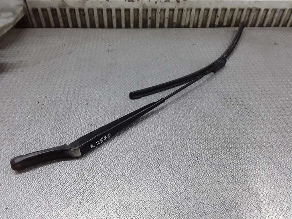 Windshield/front glass wiper blade – Volkswagen Caddy (2004-2010)