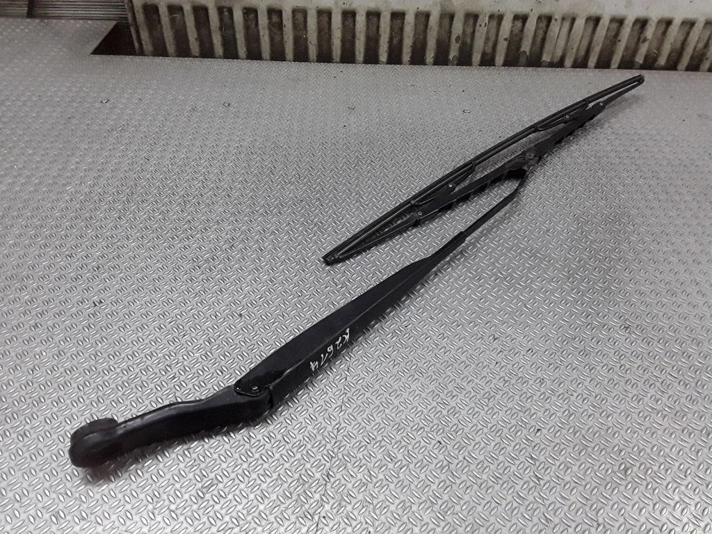 Windshield/front glass wiper blade – Nissan Micra (2008-2010)