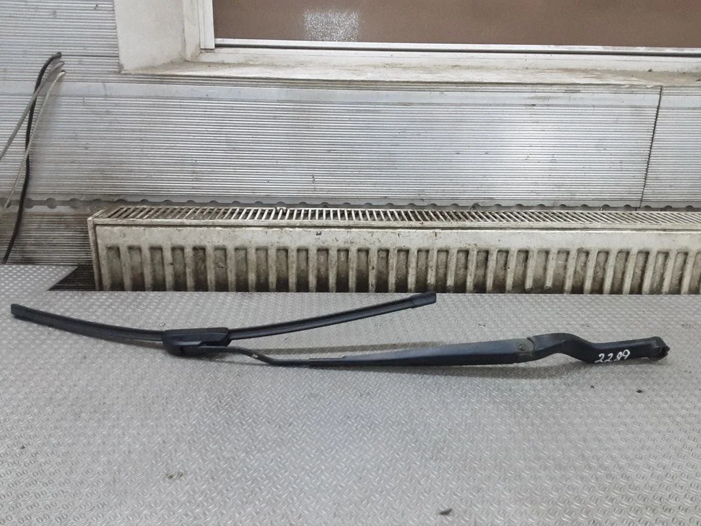 Windshield/front glass wiper blade – Opel Vectra B (1996-2002)