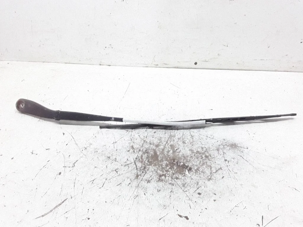 Windshield/front glass wiper blade – Chrysler Sebring (JS) (2006-2010), left