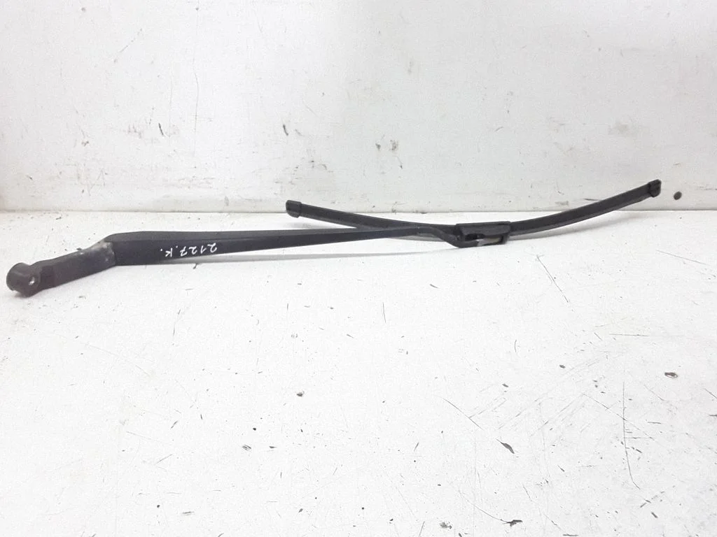 Windshield/front glass wiper blade – Toyota Corolla Verso AR10 (2004-2009)