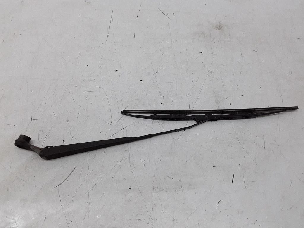 Windshield/front glass wiper blade – Ford Ranger (1983-2006)