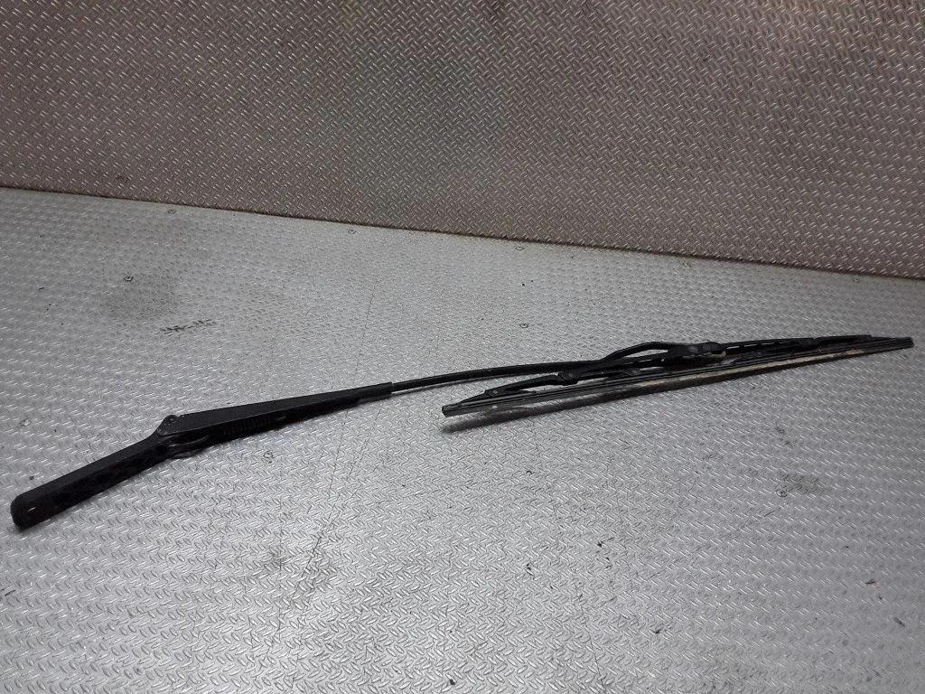 Windshield/front glass wiper blade – Volkswagen Transporter - Caravelle T4 (1991-2003)