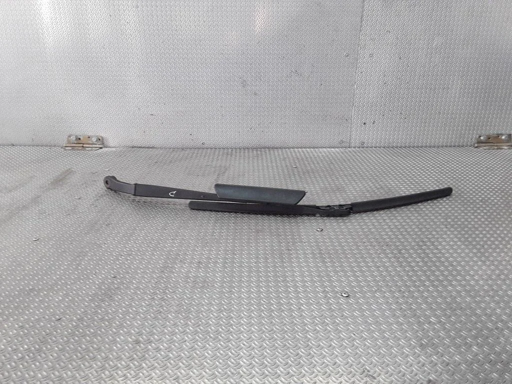 Windshield/front glass wiper blade – Mazda 2 (2003-2007)