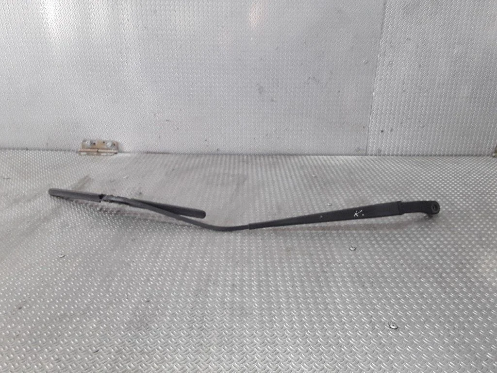 Windshield/front glass wiper blade – Mazda 2 (2003-2007)